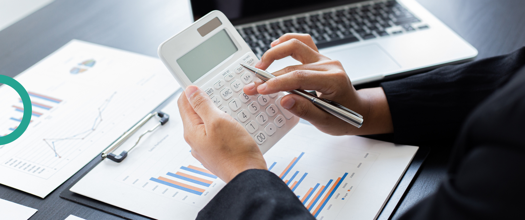 Warren Buffett, emotional control, personal finance tips, financial stability, investment strategies, risk management, long-term investing, financial planning, market volatility, financial education