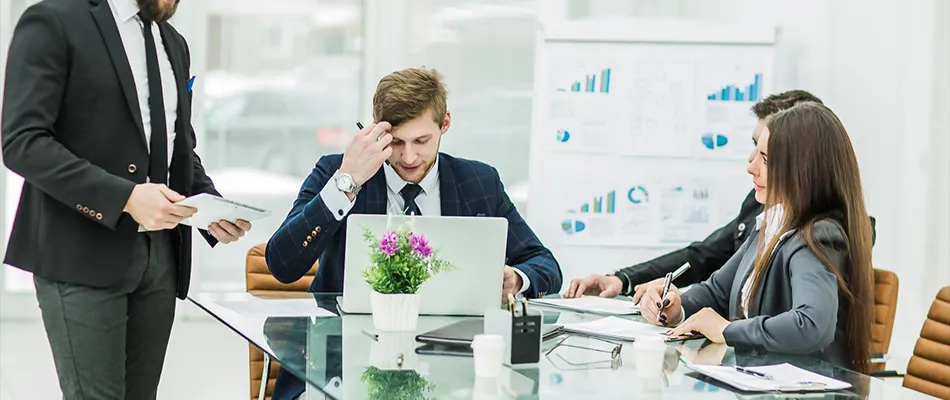 what does a business manager do?