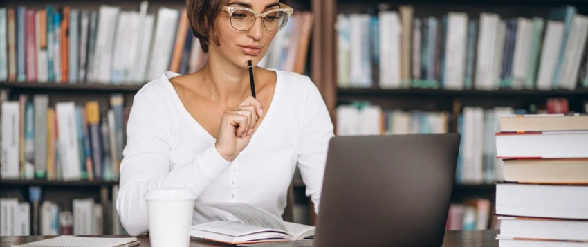 Teacher reflecting on AI in education, creativity and critical thinking